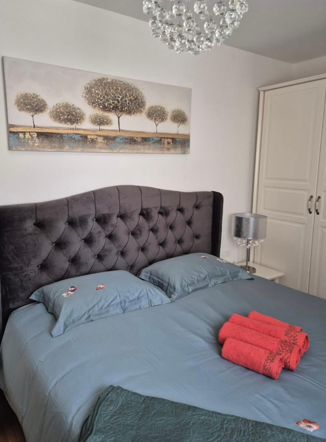 Mirela's Golden Luxury Apartman *